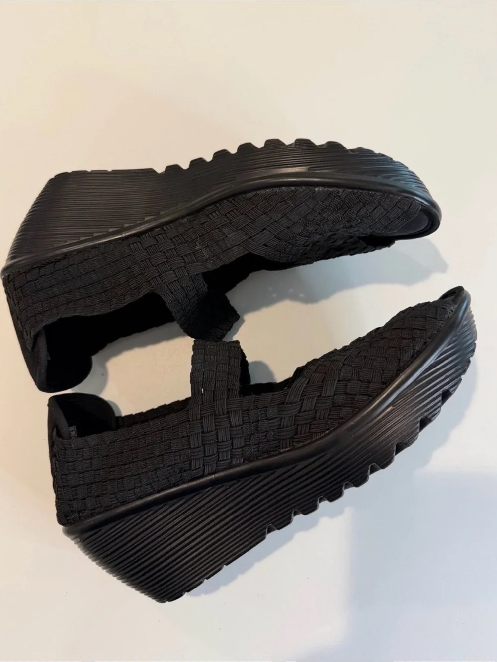 Skechers reposhing this